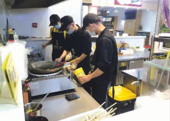 深入推進(jìn)餐飲行業(yè)治理 不斷提升食品安全水平